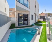 Продается новая вилла с бассейном, в 150m от моря в La Mata.ON1350 