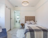 Продается новая вилла с бассейном, в 150m от моря в La Mata.ON1350 