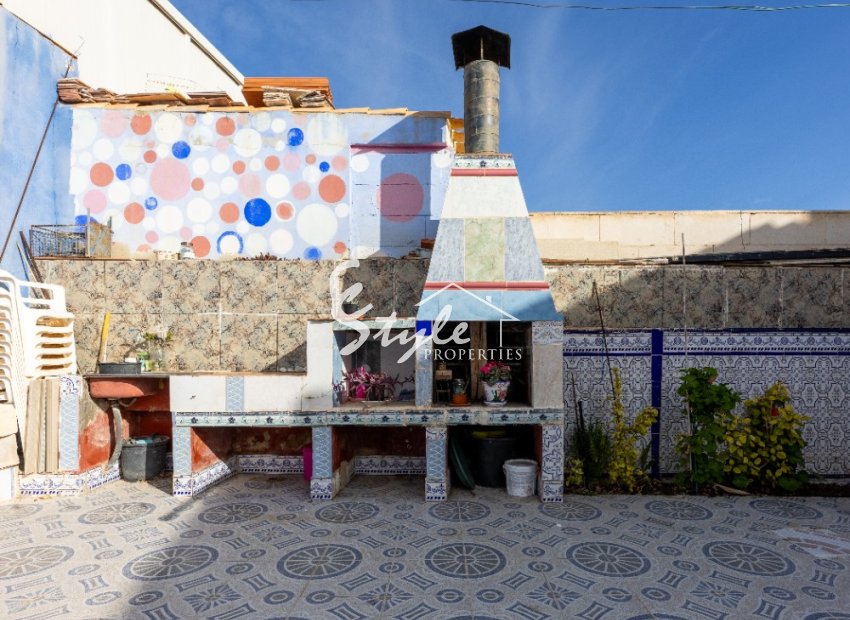 Продается отдельная вилла недалеко от пляжа в Пунта Прима, Коста Бланка, Испания. ID1882