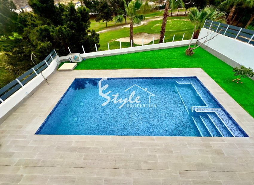 Продается последняя отдельностоящая вилла напротив гольфа La Marquesa в Сьюдад-Кесада, Коста-Бланка, Испания. ID ON2100