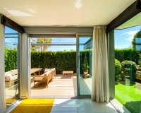 Продается современная 3-комнатная квартира на первом этаже с садом в Пунта Прима, Ориуэла Коста. ID2688