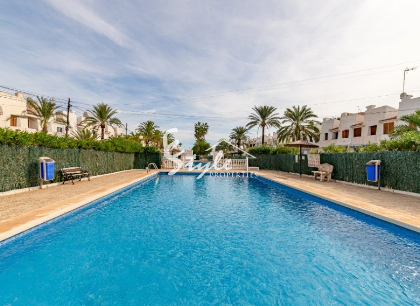 Продаётся отремонтированный триплекс в нескольких шагах от моря в Мар Азуль, Торревьеха, Коста Бланка. ID1950