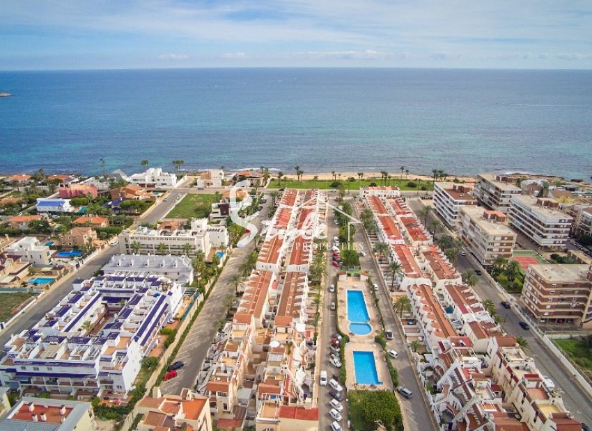 Продаётся отремонтированный триплекс в нескольких шагах от моря в Мар Азуль, Торревьеха, Коста Бланка. ID1950