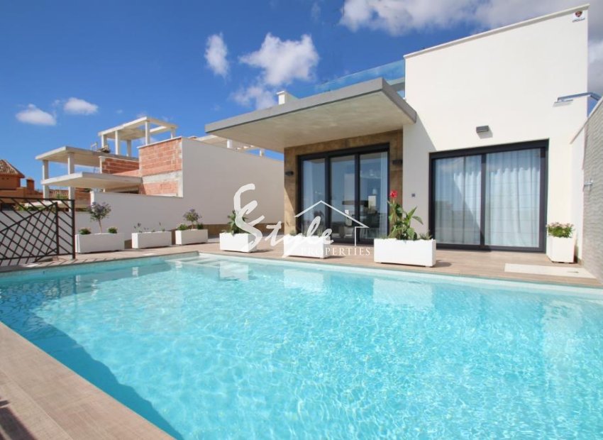 Promotion in Dehesa de Campoamor. Complex of independent villas with private pool near the sea in Orihuela Costa.