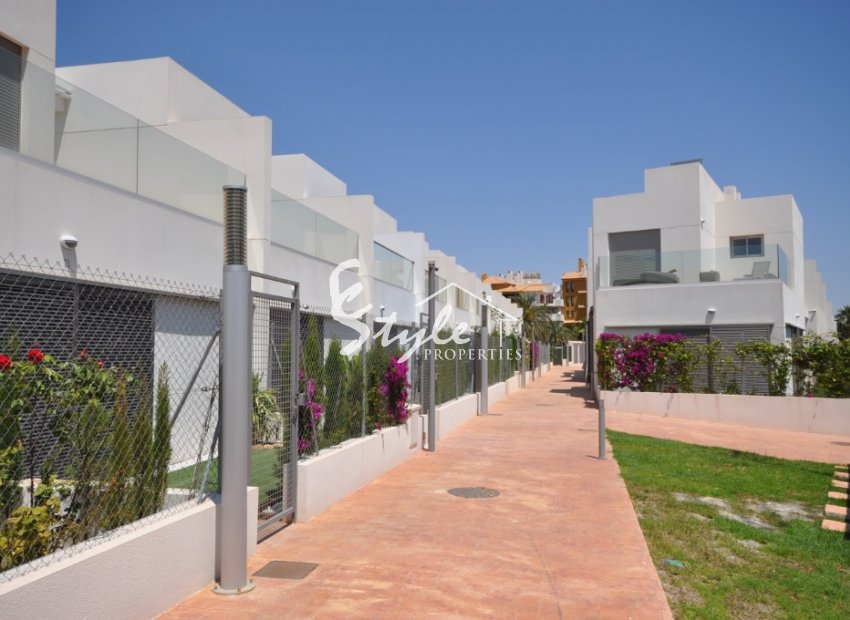Rent in Punta Prima, Costa Blanca, Spain