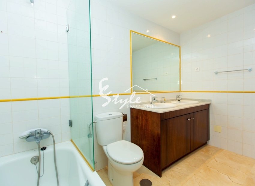 Resale - 1. Apartment / flat - Punta Prima