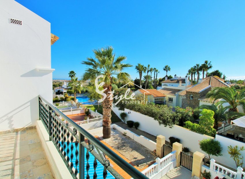 Resale - 2. Townhouse - Orihuela Costa  - Villamartin