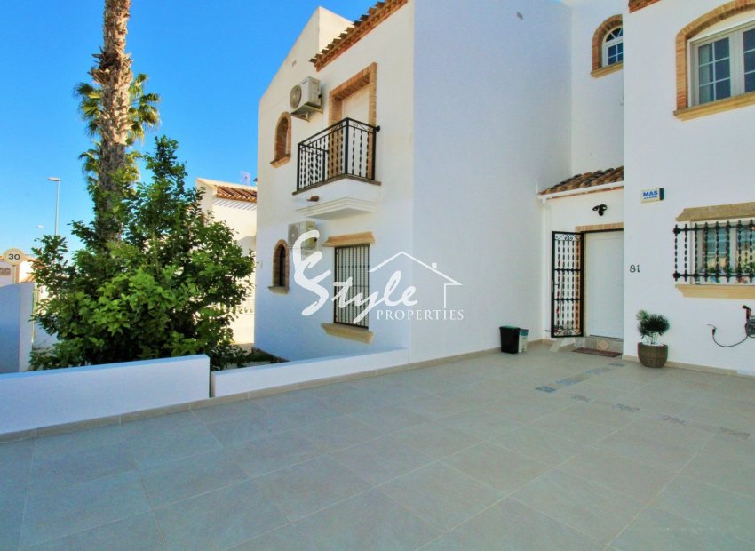 Resale - 2. Townhouse - Orihuela Costa  - Villamartin