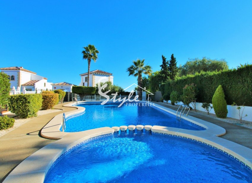 Resale - 2. Townhouse - Orihuela Costa  - Villamartin