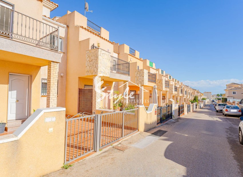 Resale - 2. Townhouse - Punta Prima