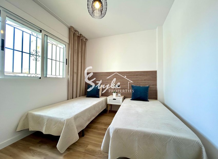 Resale - Adosado - Orihuela-Costa - Urbanización Perla del Mar