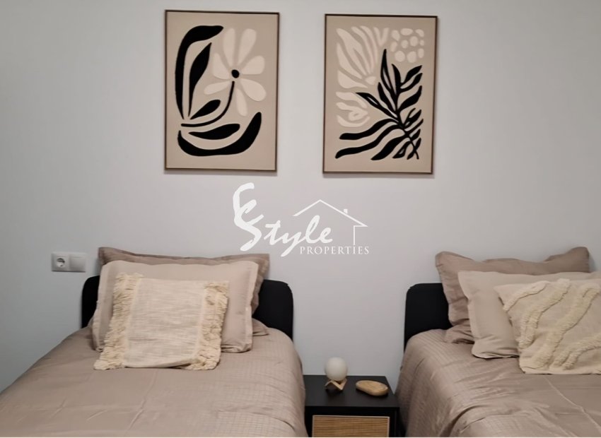 Resale - Apartament / Duplex - Torrevieja - Playa Acequion