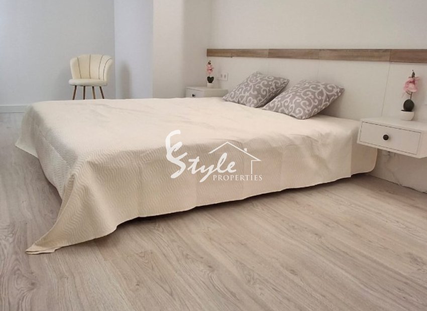 Resale - Apartament / Duplex - Torrevieja - Playa Acequion