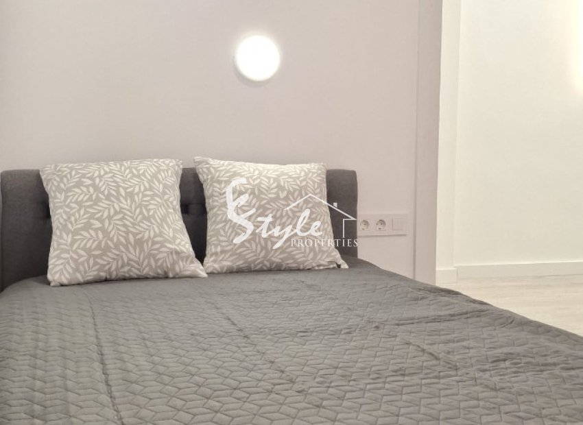 Resale - Apartament / Duplex - Torrevieja - Playa Acequion