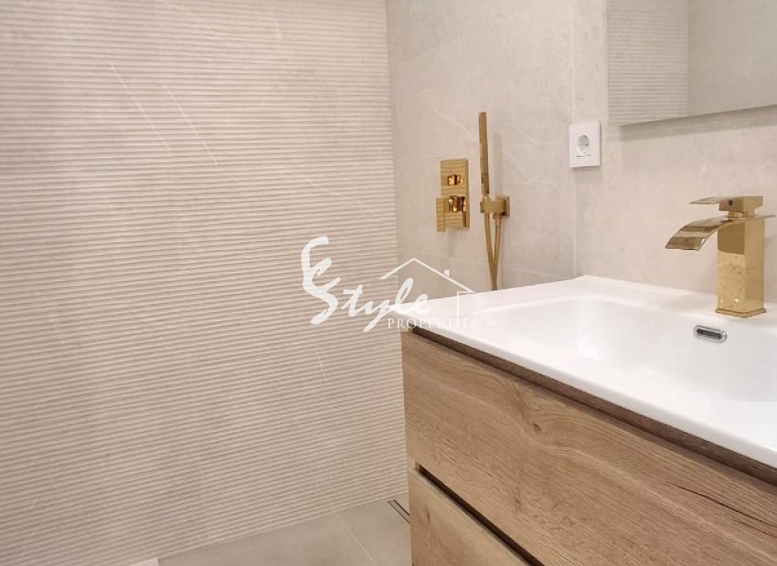 Resale - Apartament / Duplex - Torrevieja - Playa Acequion