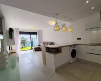 Resale - Apartament  - El Raso