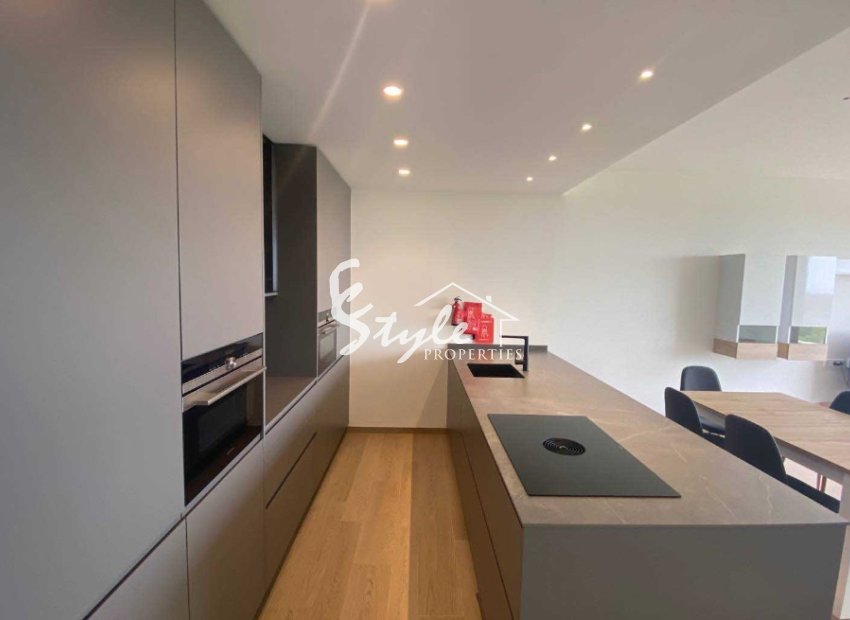 Resale - Apartament  - Las Colinas Golf