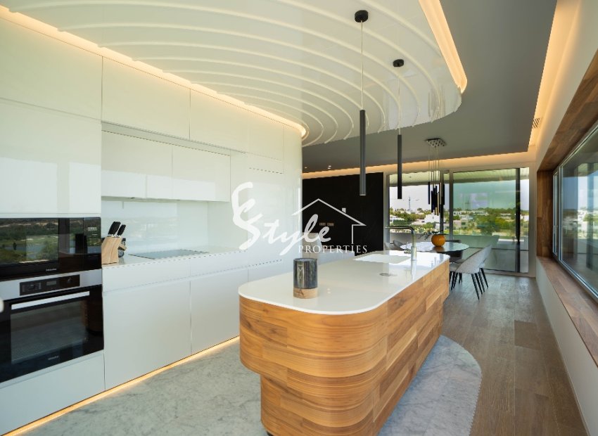 Resale - Apartament  - Las Colinas Golf