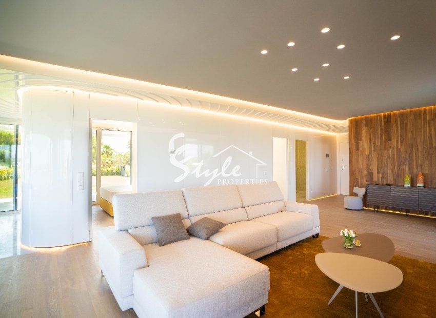 Resale - Apartament  - Las Colinas Golf