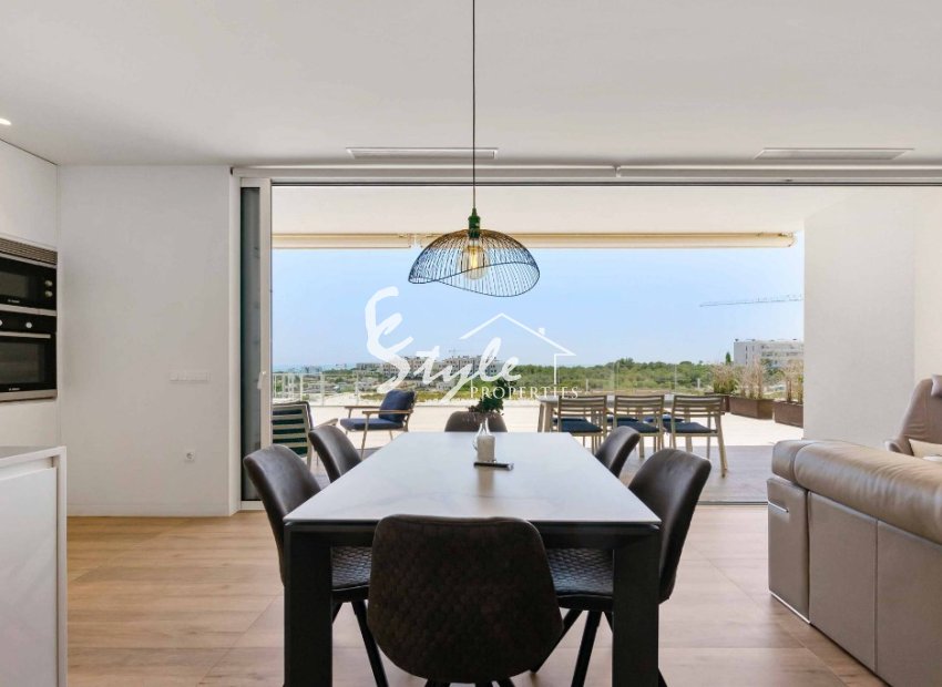 Resale - Apartament  - Las Colinas Golf