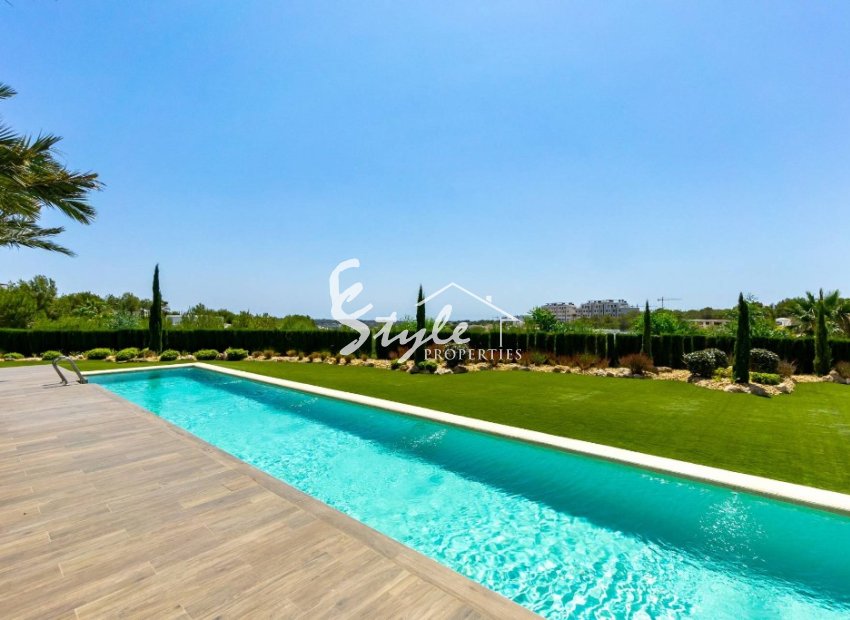 Resale - Apartament  - Las Colinas Golf