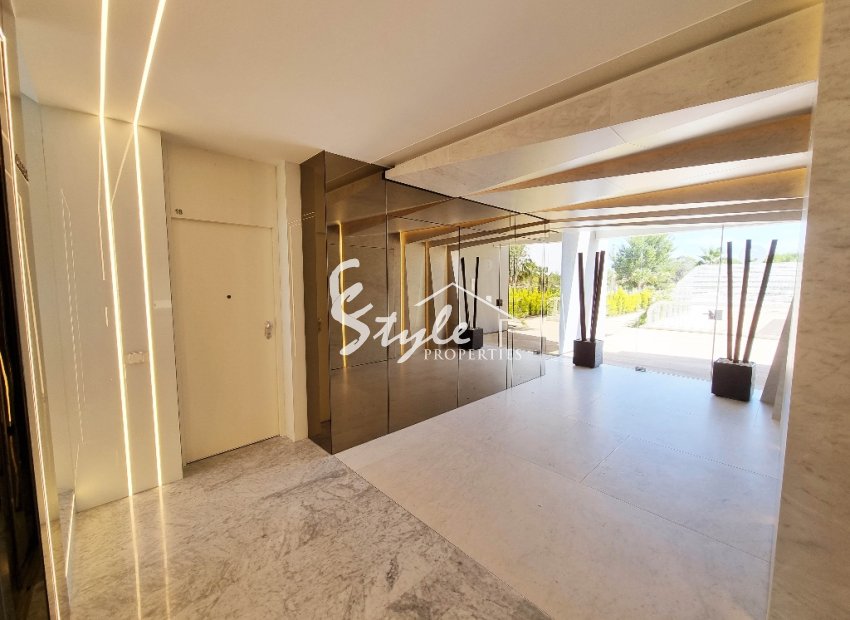 Resale - Apartament  - Las Colinas Golf