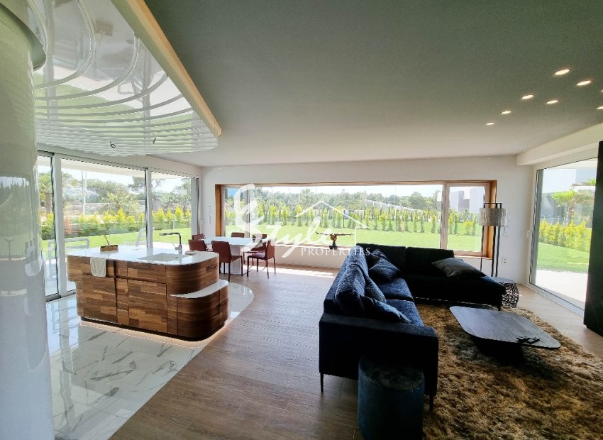 Resale - Apartament  - Las Colinas Golf