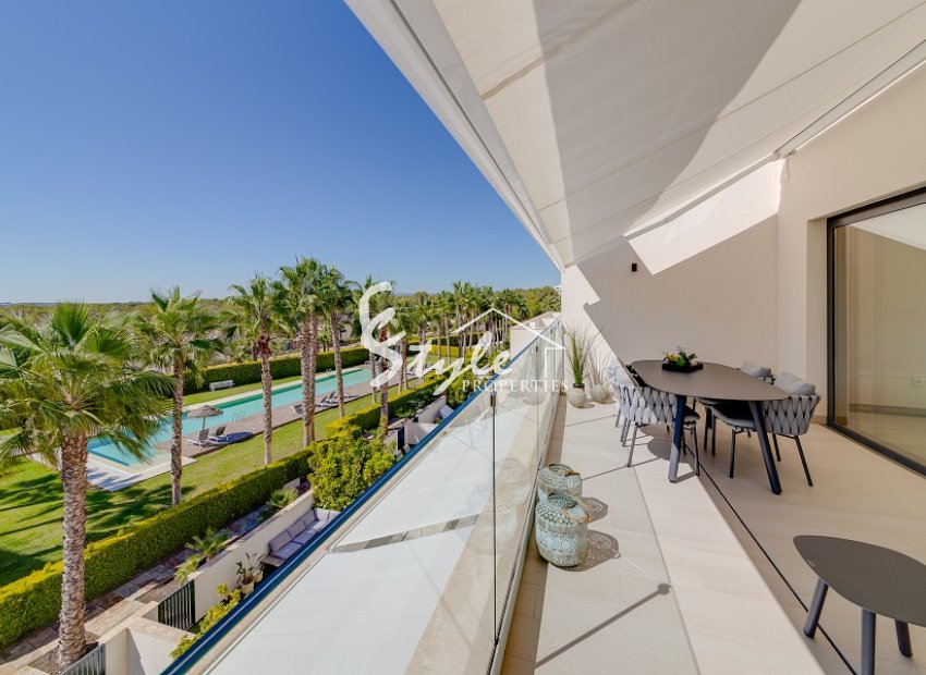 Resale - Apartament  - Las Colinas Golf