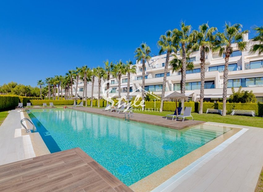 Resale - Apartament  - Las Colinas Golf