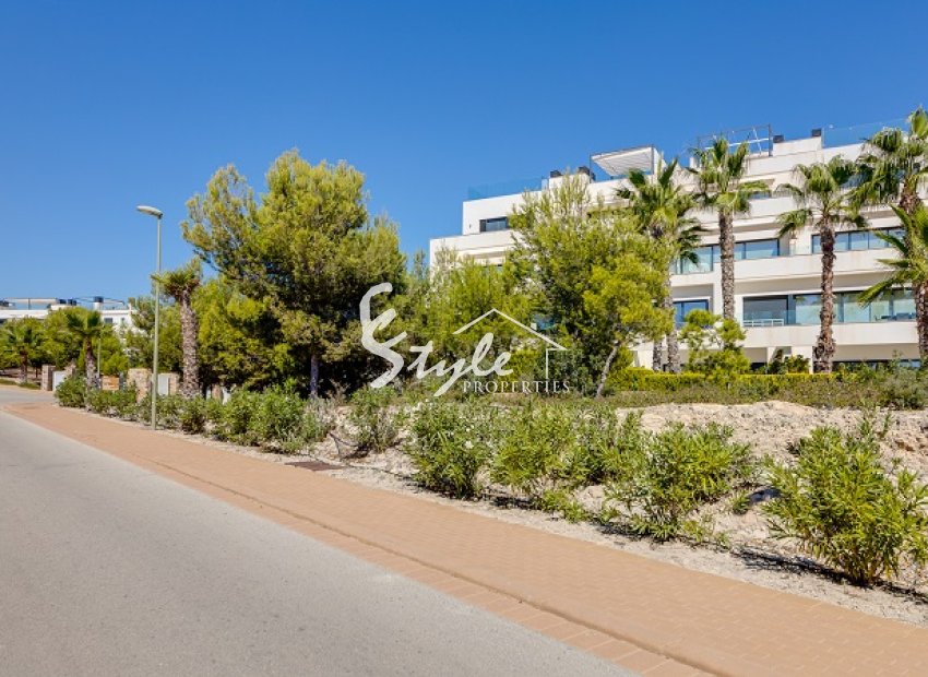 Resale - Apartament  - Las Colinas Golf