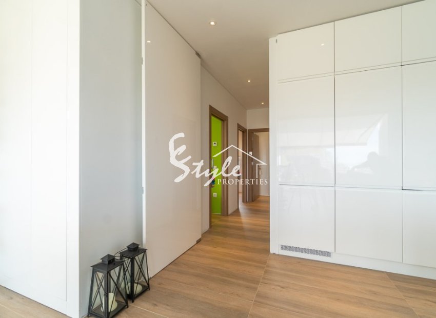 Resale - Apartament  - Las Colinas Golf
