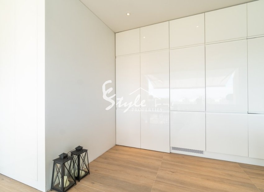 Resale - Apartament  - Las Colinas Golf