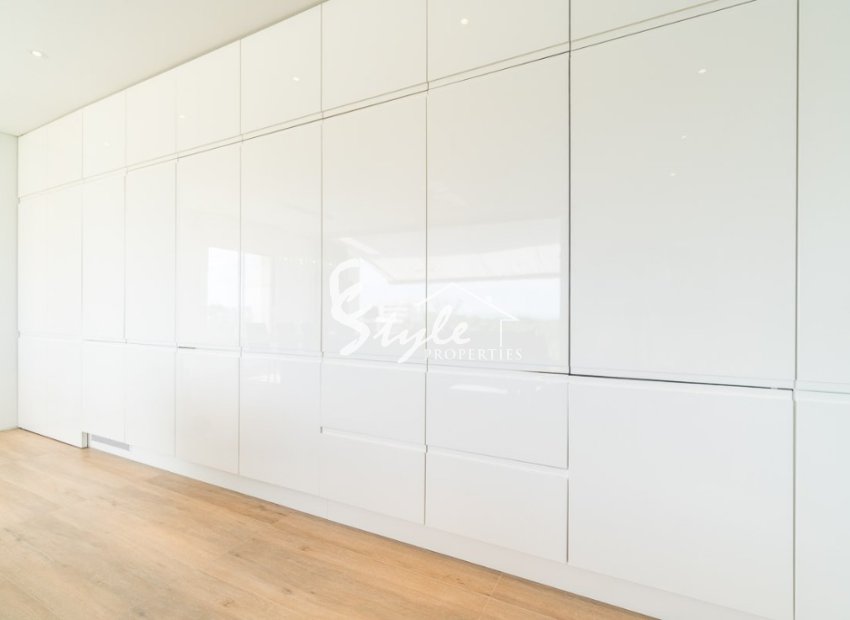 Resale - Apartament  - Las Colinas Golf