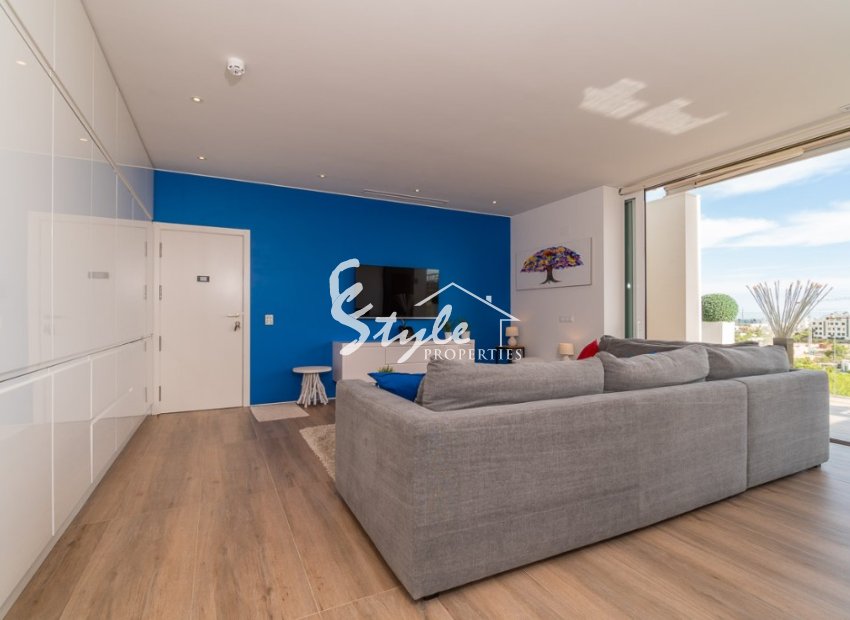Resale - Apartament  - Las Colinas Golf