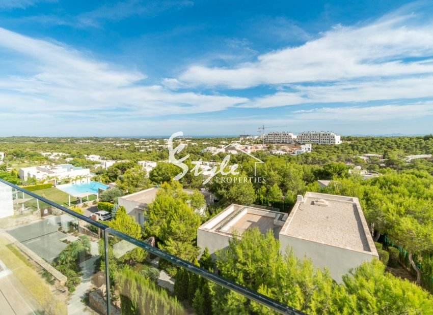 Resale - Apartament  - Las Colinas Golf