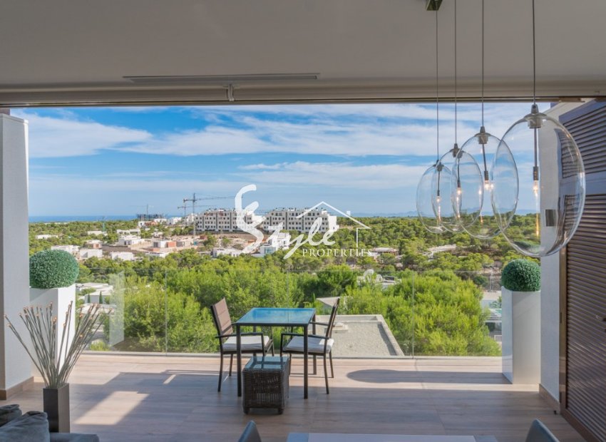 Resale - Apartament  - Las Colinas Golf