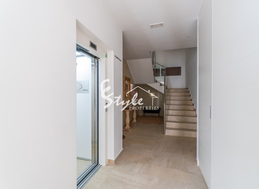 Resale - Apartament  - Las Colinas Golf