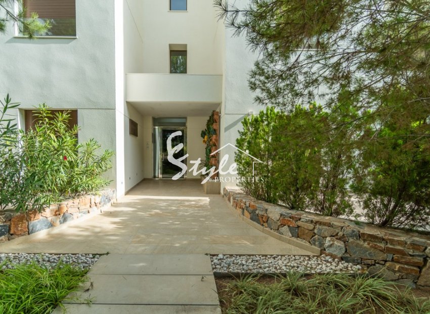 Resale - Apartament  - Las Colinas Golf