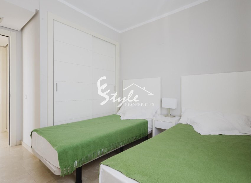 Resale - Apartament  - Orihuela-Costa - Las Colinas Golf