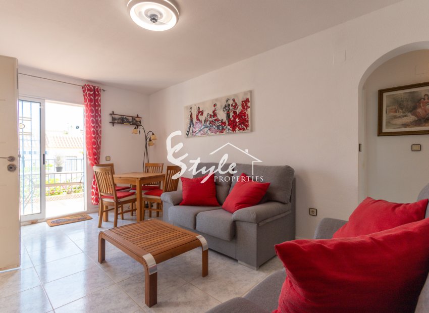 Resale - Apartament  - Orihuela-Costa - Los Almendros-La Florida