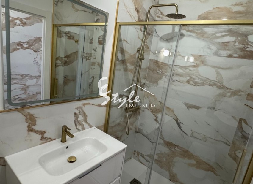 Resale - Apartament  - Orihuela-Costa - Punta Prima