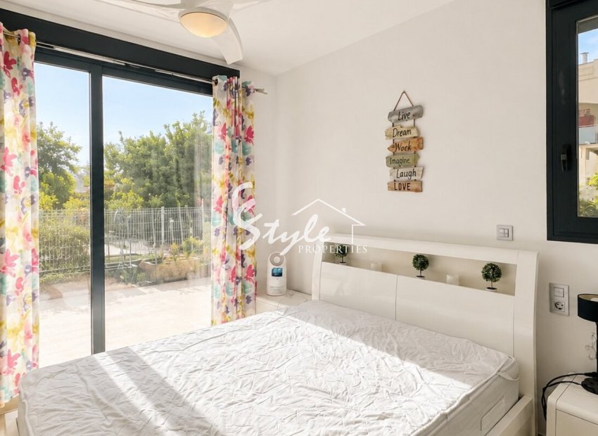 Resale - Apartament  - Orihuela-Costa - Punta Prima