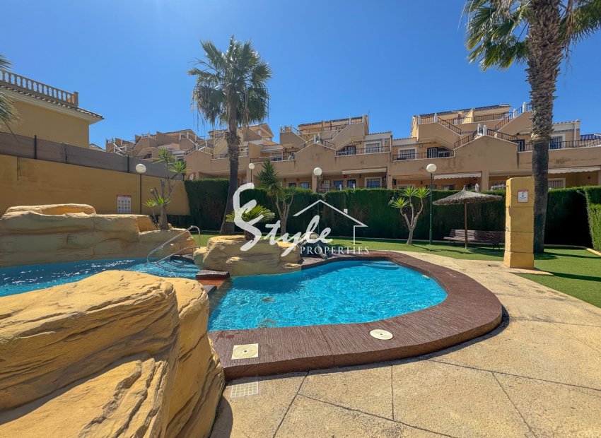 Resale - Apartament  - Orihuela-Costa - Villamartin