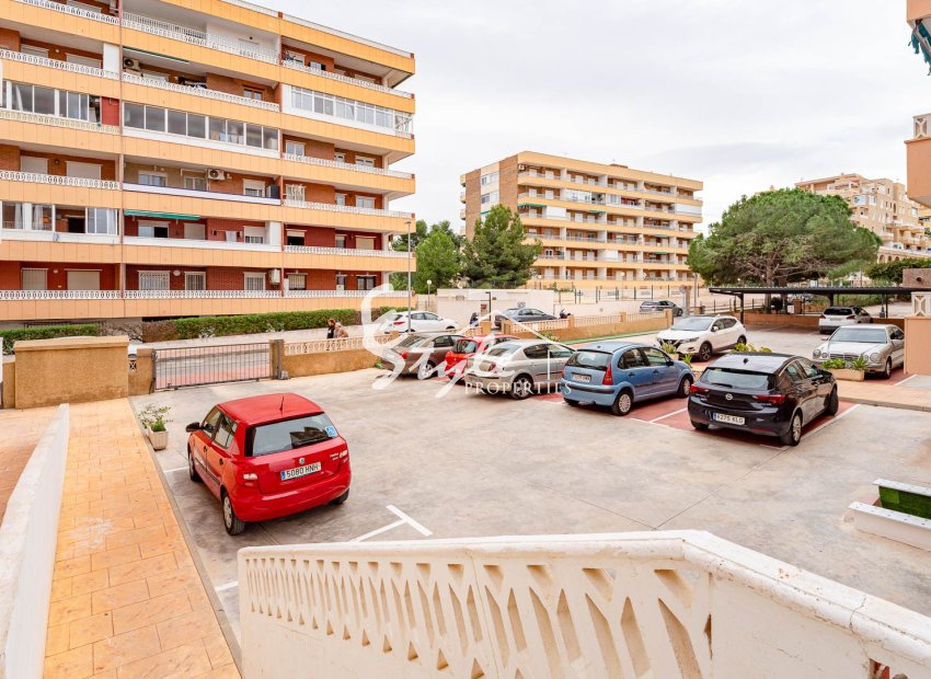 Resale - Apartament  - Punta Prima
