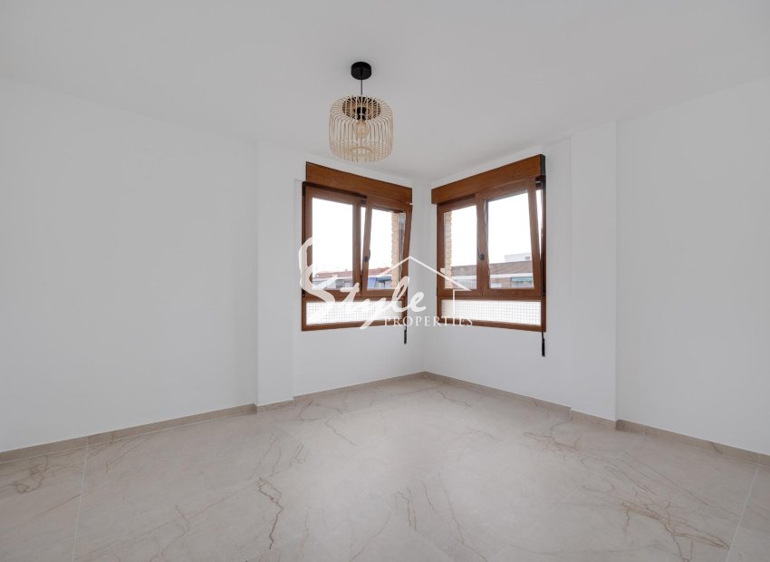 Resale - Apartament  - Torrevieja - Acequion