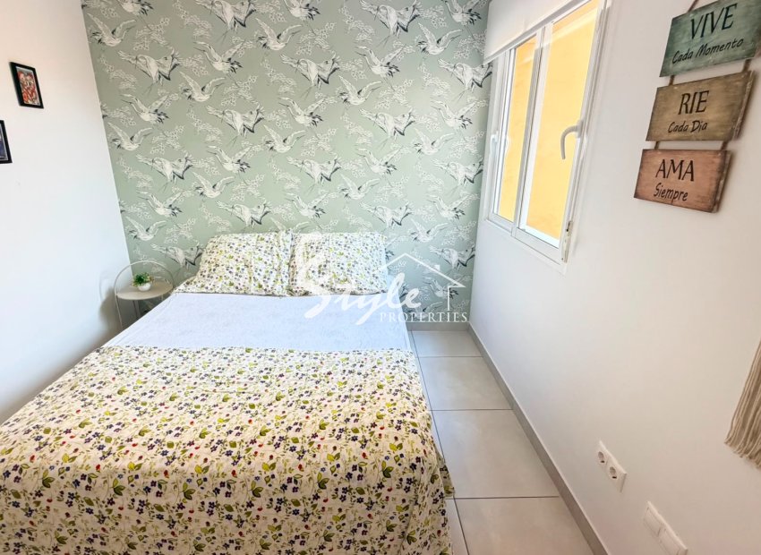 Resale - Apartament  - Torrevieja - Aguas Nuevas