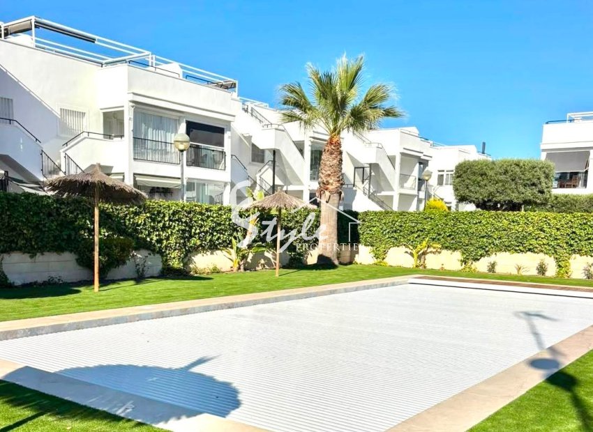Resale - Apartament  - Torrevieja - Aguas Nuevas