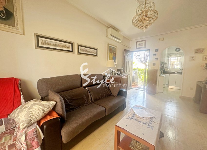 Resale - Apartament  - Torrevieja - Aguas Nuevas