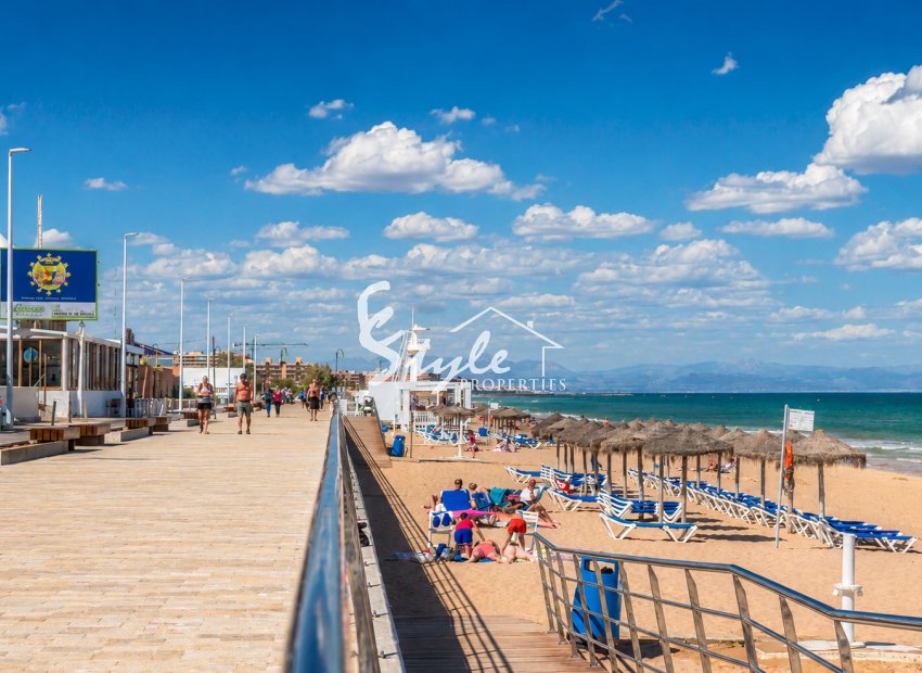 Resale - Apartament  - Torrevieja - Aguas Nuevas