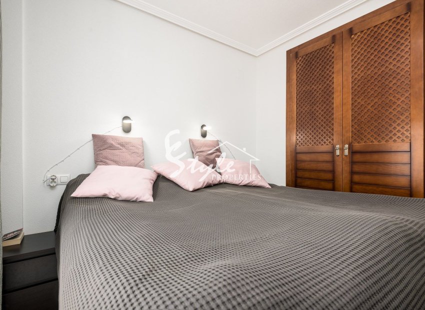 Resale - Apartament  - Torrevieja - Aguas Nuevas